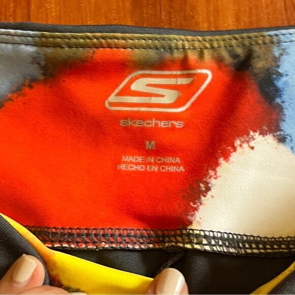 Sketchers athletic leggings.  Size medium capris. - Picture 5 of 10